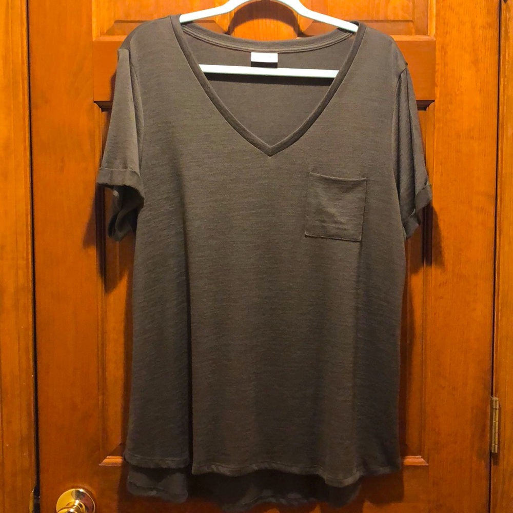 Ava & Viv 1x deep green v-neck delicate tshirt